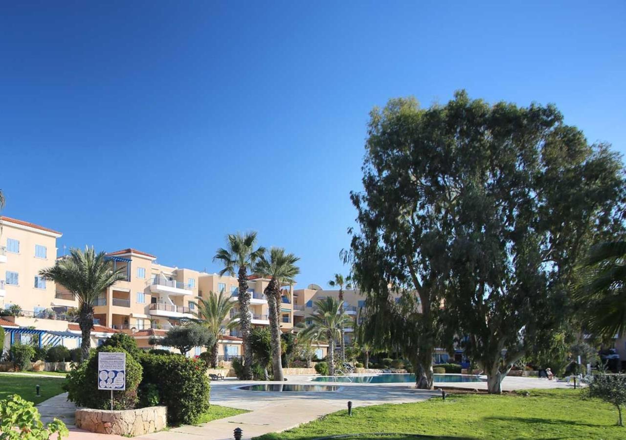 Apartament 105 Kings Palace - Fabulous 2 Bed, 2 Bath, Large Patio With Garden - Sea Views Pafos Zewnętrze zdjęcie