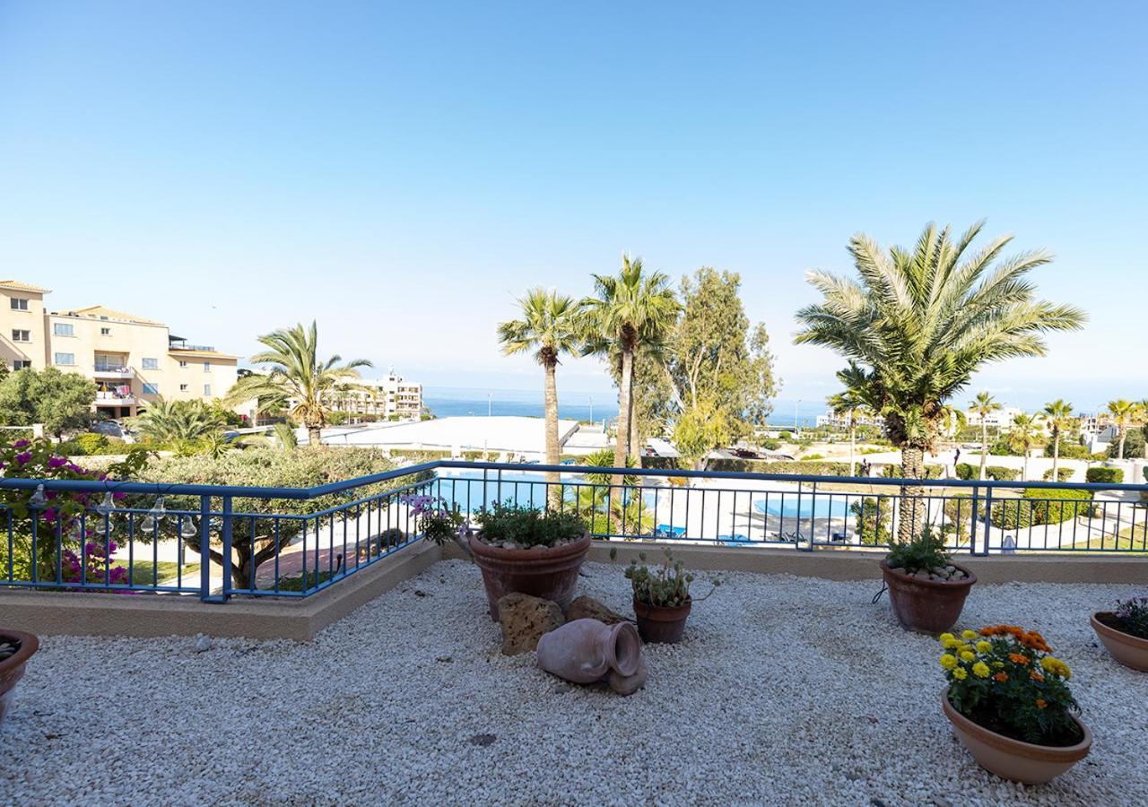 Apartament 105 Kings Palace - Fabulous 2 Bed, 2 Bath, Large Patio With Garden - Sea Views Pafos Zewnętrze zdjęcie