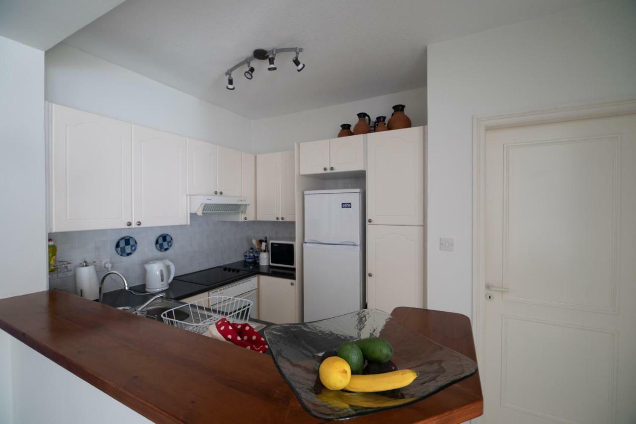 105 Kings Palace - Fabulous 2 Bed, 2 Bath, Large Patio With Garden - Sea Views Pafos Zewnętrze zdjęcie